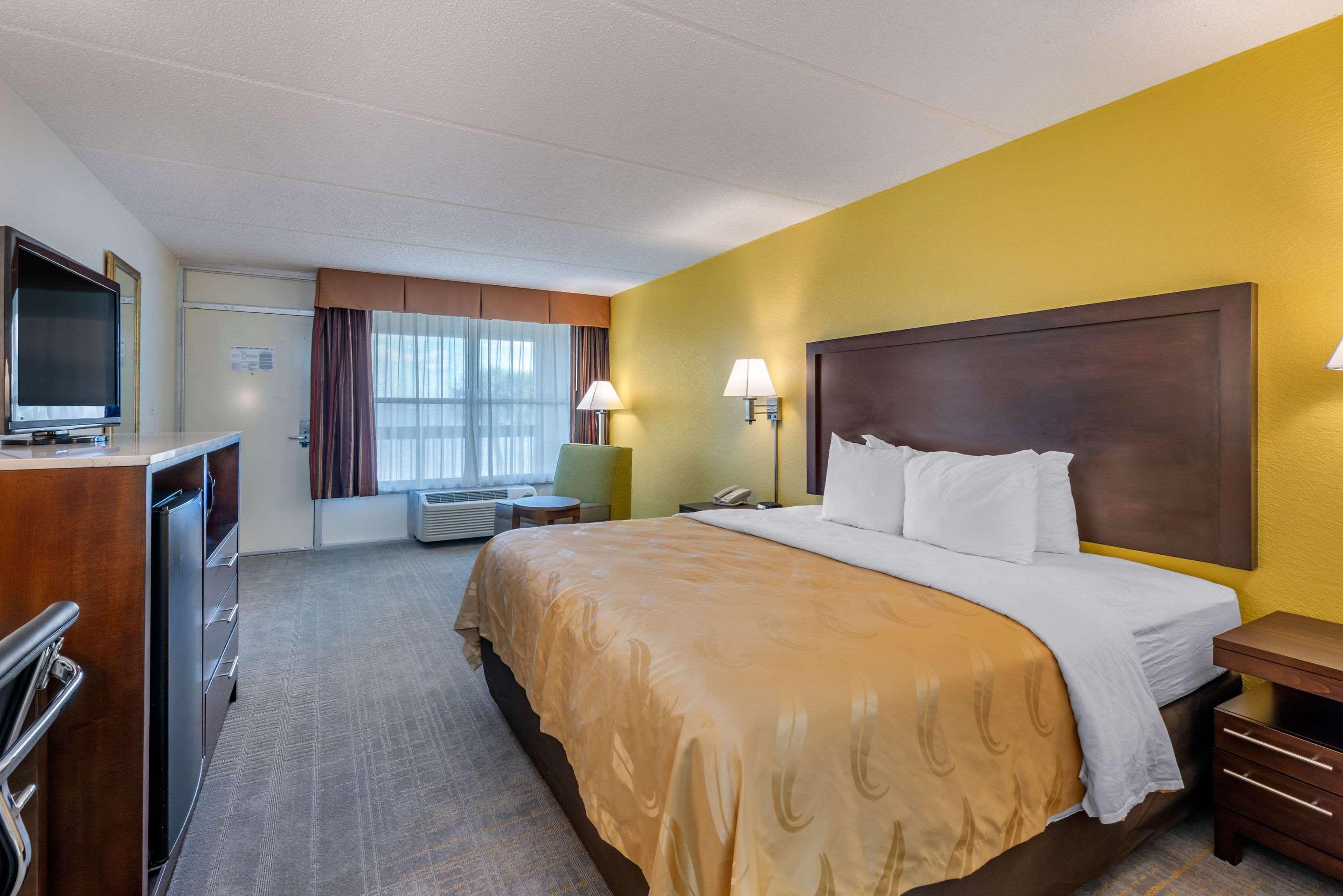 Hotel Quality And Riverfront 2*
