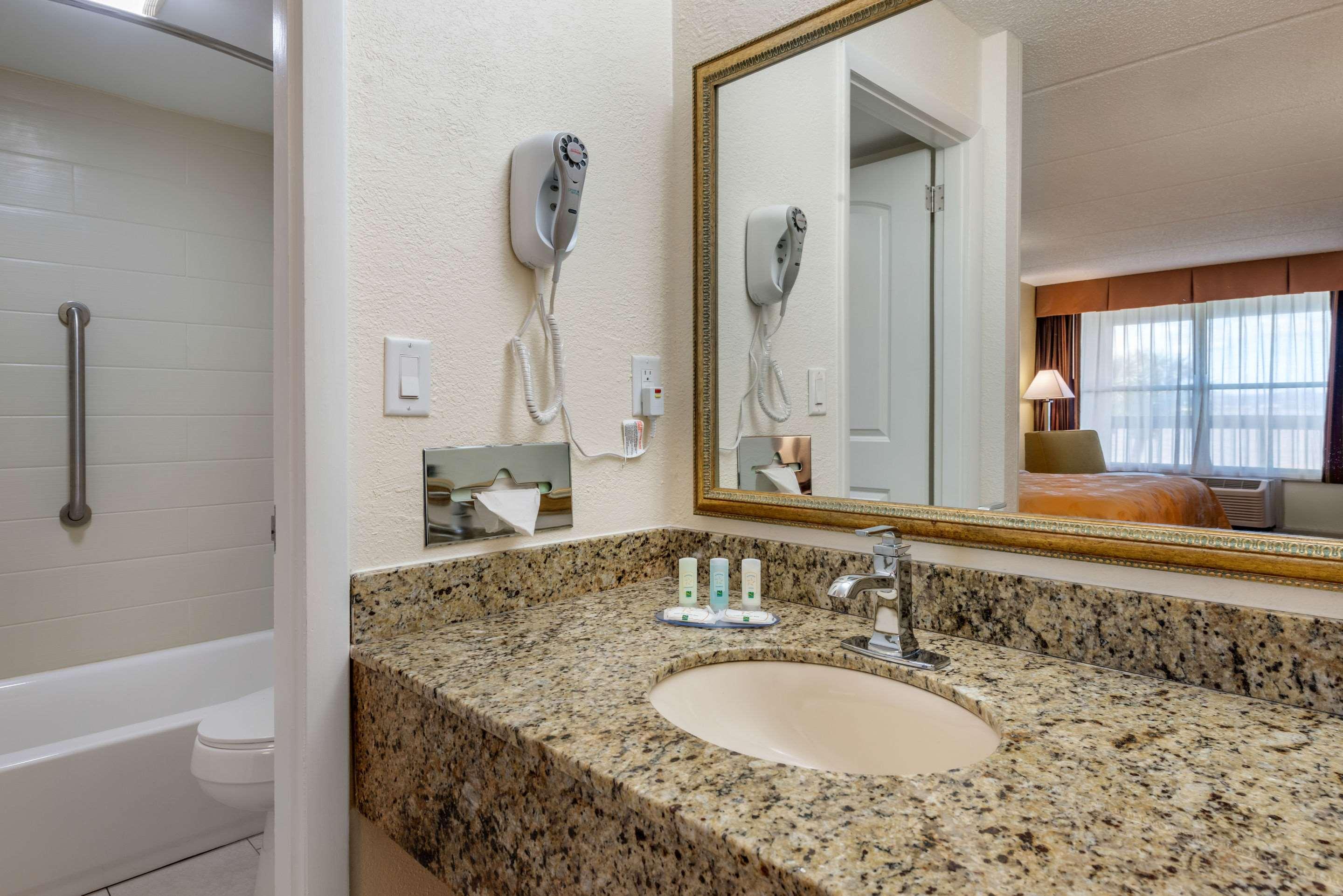 Hotel Quality And Riverfront Palatka