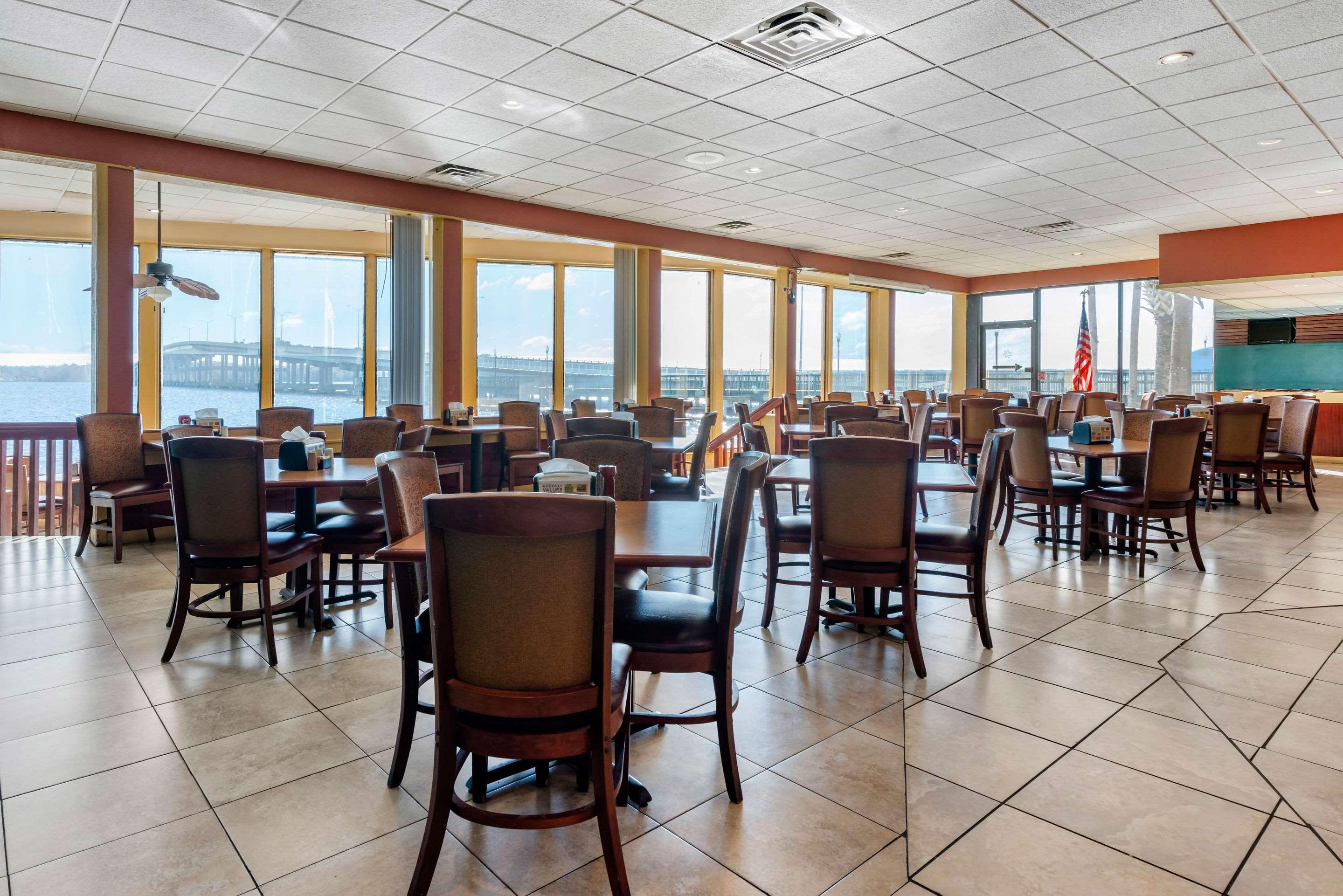 Quality And Riverfront Hotel Palatka