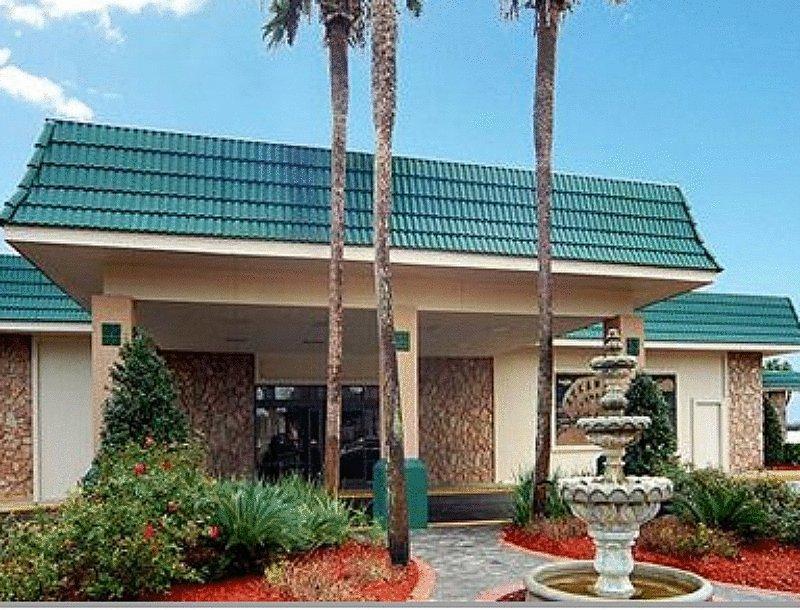 Quality And Riverfront Hotel 2*