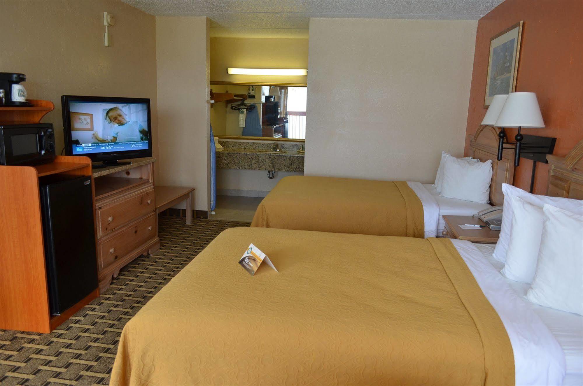 Quality And Riverfront Hotel