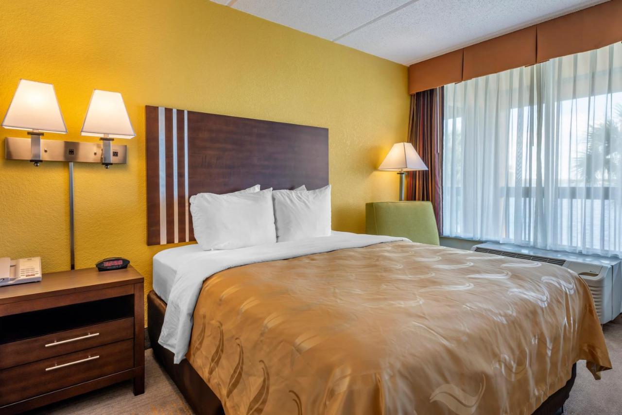 Quality And Riverfront Hotel