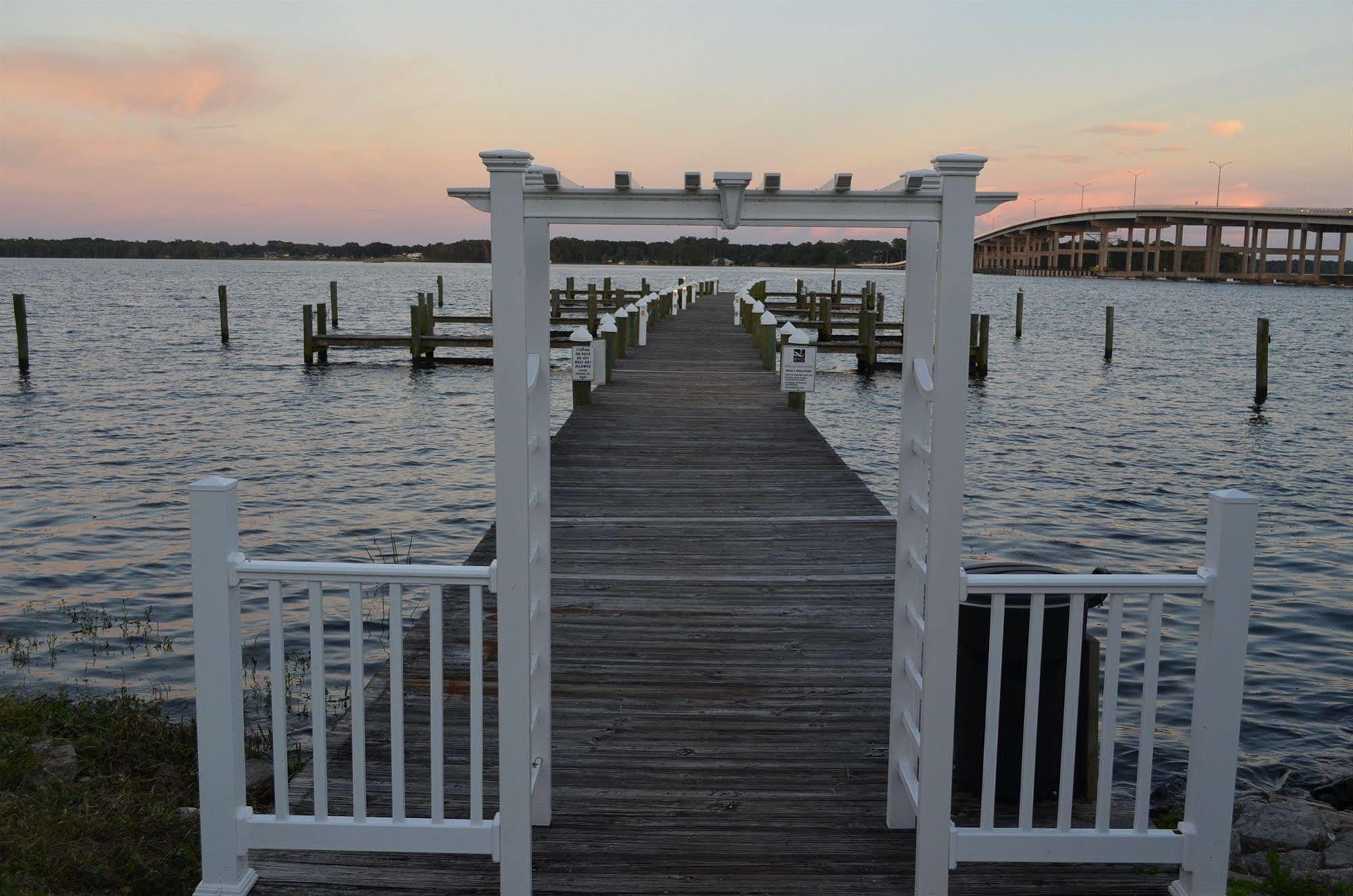 Hotel Quality And Riverfront Palatka